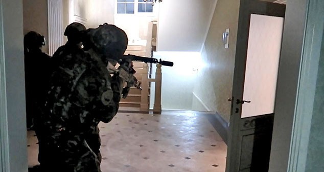 Сотрудники правоохранительных органов на месте проведения КТО. Махачкала, 23 июня 2024 г. Фото: http://nac.gov.ru Сотрудники правоохранительных органов на месте проведения КТО. Махачкала, 23 июня 2024 г. Фото: http://nac.gov.ru
