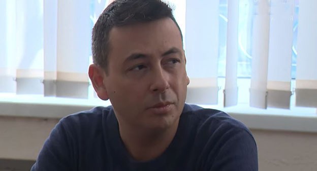 Руслан Тотров. Фото: https://alaniatv.ru/zhurnalist-ruslan-totrov-oshtrafovan-na-50-tysyach-rublej-za-diskreditatsiyu-vs-rf/ Руслан Тотров. Фото: https://alaniatv.ru/zhurnalist-ruslan-totrov-oshtrafovan-na-50-tysyach-rublej-za-diskreditatsiyu-vs-rf/