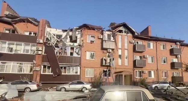 Приморско-Ахтарск после атаки БПЛА, стоп-кадр видео http://rutube.ru/video/e2a3eb9d7dce465af98ab69e81ad1d9d/ Приморско-Ахтарск после атаки БПЛА, стоп-кадр видео http://rutube.ru/video/e2a3eb9d7dce465af98ab69e81ad1d9d/