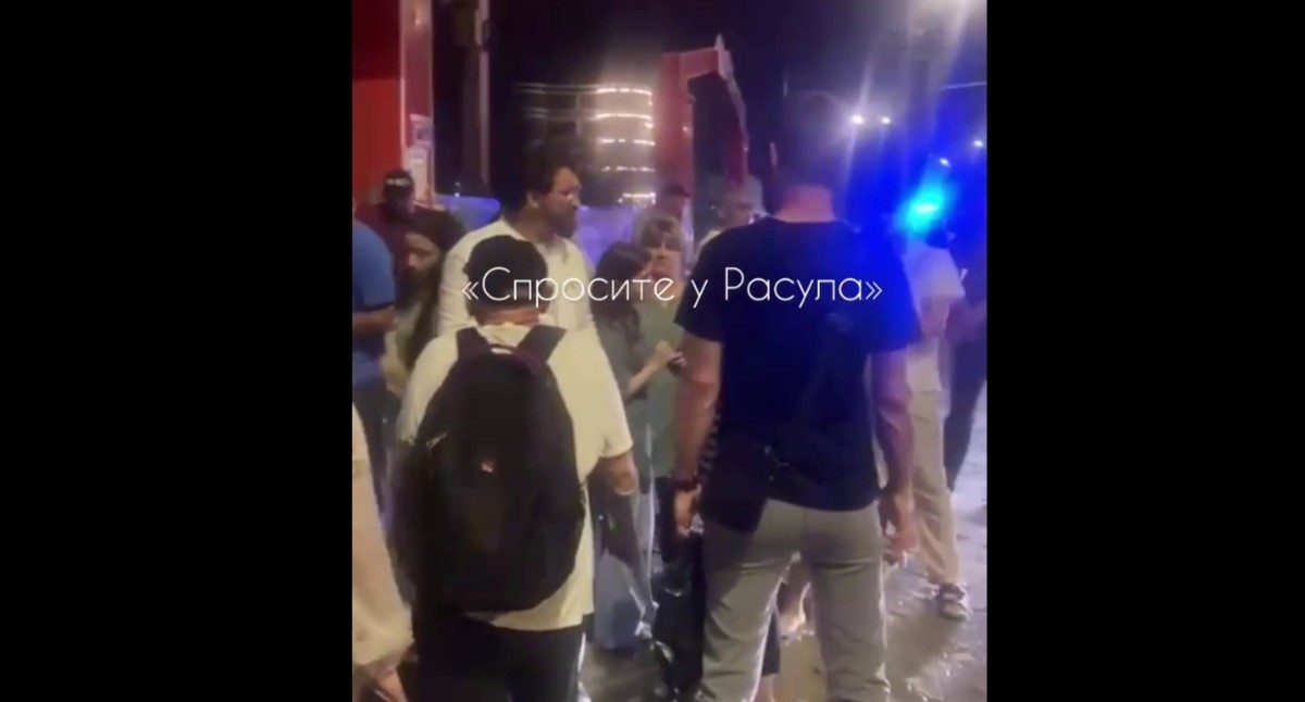 Жители Редукторного поселка на акции протеста. Кадр видео из телеграм-канала "Спросите у Расула" https://t.me/askrasul/56041 Жители Редукторного поселка на акции протеста. Кадр видео из телеграм-канала "Спросите у Расула" https://t.me/askrasul/56041