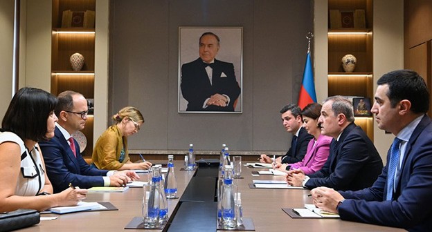 Наблюдательная миссия БДИПЧ ОБСЕ. Фото: report.az https://report.az/ru/vneshnyaya-politika/dzhejhun-bajramov-vstretilsya-s-glavoj-missii-obse-po-nablyudeniyu-za-vyborami/ Наблюдательная миссия БДИПЧ ОБСЕ. Фото: report.az https://report.az/ru/vneshnyaya-politika/dzhejhun-bajramov-vstretilsya-s-glavoj-missii-obse-po-nablyudeniyu-za-vyborami/