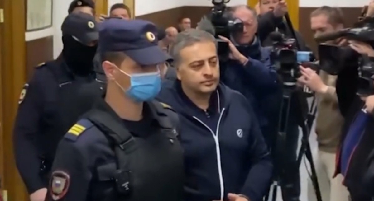 Руфат Исмаилов в суде в Москве, стоп-кадр видео https://piter.tv/event/Zamglavi_MVD_Dagestana_arestovali_za_vzyatki_i_previshenie_polnomochij/ Руфат Исмаилов в суде в Москве, стоп-кадр видео https://piter.tv/event/Zamglavi_MVD_Dagestana_arestovali_za_vzyatki_i_previshenie_polnomochij/