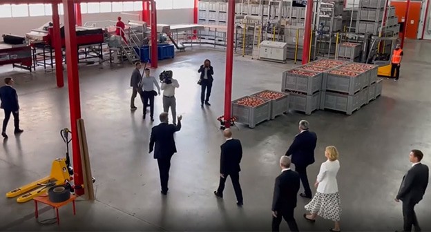 Владимир Путин посетил Кабардино-Балкарию. Скриншот видео https://www.rbc.ru/rbcfreenews/66c45c099a79476a4f5d84d9 Владимир Путин посетил Кабардино-Балкарию. Скриншот видео https://www.rbc.ru/rbcfreenews/66c45c099a79476a4f5d84d9