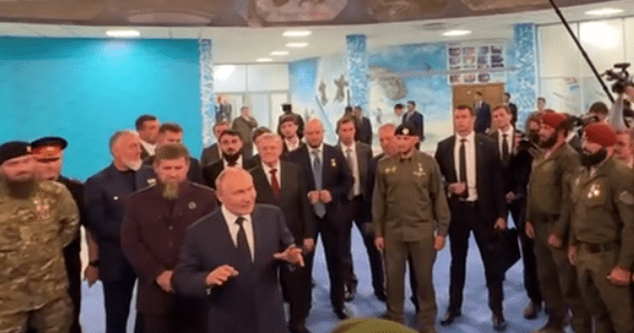 Путин в Российском университете спецназа. Стоп-кадр видео из Telegram-канала Рамзана Кадырова от 20.08.24, https://t.me/RKadyrov_95/5020 Путин в Российском университете спецназа. Стоп-кадр видео из Telegram-канала Рамзана Кадырова от 20.08.24, https://t.me/RKadyrov_95/5020