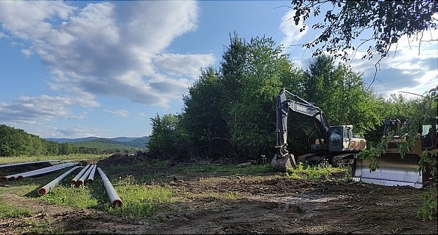 Строительство водопровода на плато Лаго-Наки. Фото предоставлено "Кавказскому узлу" Богданом Закопайко. Строительство водопровода на плато Лаго-Наки. Фото предоставлено "Кавказскому узлу" Богданом Закопайко.