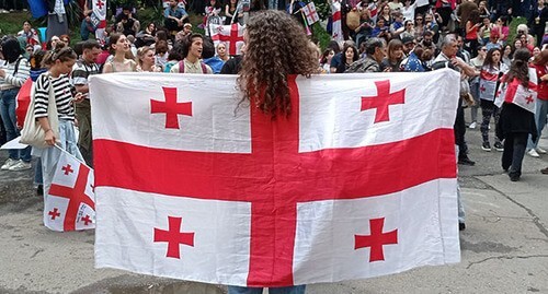Активисты у здания парламента Грузии. 28 мая 2024 г. Фото Инны Кукуджановой для "Кавказского узла" Активисты у здания парламента Грузии. 28 мая 2024 г. Фото Инны Кукуджановой для "Кавказского узла"
