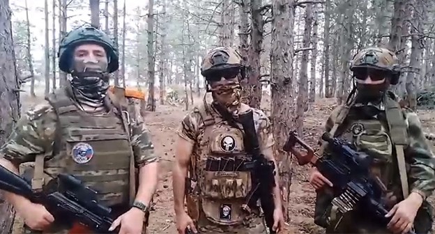 Видеообращение от участников специальной военной операции (СВО) на Украине из села Тагиркент к главе Дагестана Сергею Меликову. Cкриншот видео вКонтакте от 29 августа 2024 г. https://vk.com/myderbentplus?from=search&z=video-108870974_456249802%2F6e220b11613f4492c9%2Fpl_wall_-108870974 Видеообращение от участников специальной военной операции (СВО) на Украине из села Тагиркент к главе Дагестана Сергею Меликову. Cкриншот видео вКонтакте от 29 августа 2024 г. https://vk.com/myderbentplus?from=search&z=video-108870974_456249802%2F6e220b11613f4492c9%2Fpl_wall_-108870974