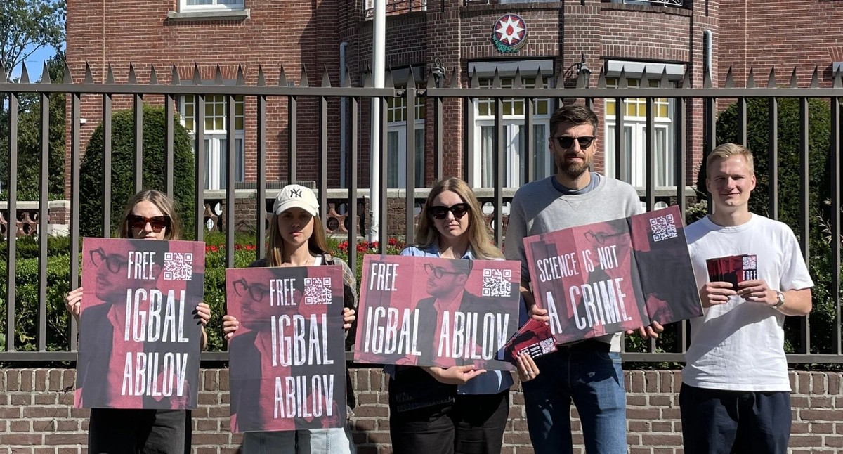 Пикет в поддержку Игбала Абилова. Гаага, 7 сентября 2024 года. Фото с сайта Free Igbal Abilov https://igbal.info/news/07092024/the-hague-picket Пикет в поддержку Игбала Абилова. Гаага, 7 сентября 2024 года. Фото с сайта Free Igbal Abilov https://igbal.info/news/07092024/the-hague-picket