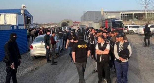 Рейд по поиску нелегальных мигрантов. Фото: пресс-служба УФСБ России по Ростовской области Рейд по поиску нелегальных мигрантов. Фото: пресс-служба УФСБ России по Ростовской области