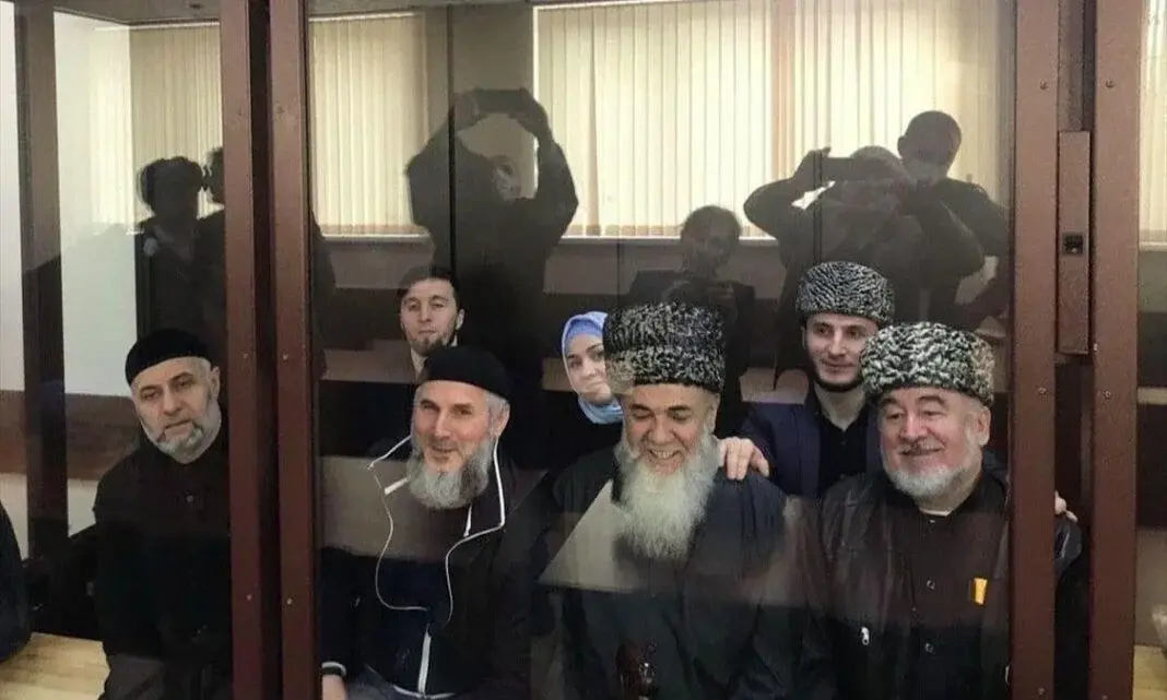 Ингушские активисты в зале суда. Фото https://fortanga.org Ингушские активисты в зале суда. Фото https://fortanga.org