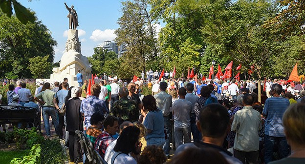 Митинг активистов КПРФ в Краснодаре. Фото Елены Синеок. Юга.ру Митинг активистов КПРФ в Краснодаре. Фото Елены Синеок. Юга.ру