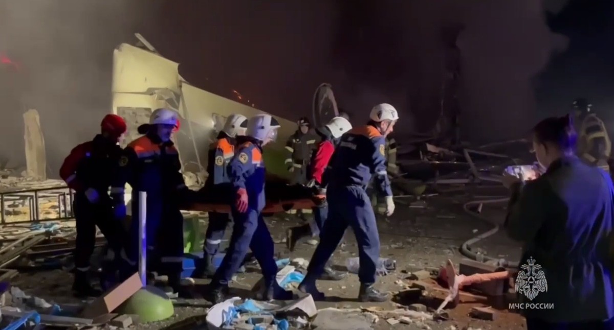 Последствия взрыва на АЗС в Дагестане. Кадр видео МЧС России https://t.me/mchs_official/22753 Последствия взрыва на АЗС в Дагестане. Кадр видео МЧС России https://t.me/mchs_official/22753