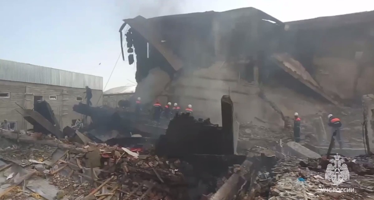 Разбор завалов на месте взрыва в Дагестане. Кадр видео МЧС https://t.me/mchs_official/22772 Разбор завалов на месте взрыва в Дагестане. Кадр видео МЧС https://t.me/mchs_official/22772