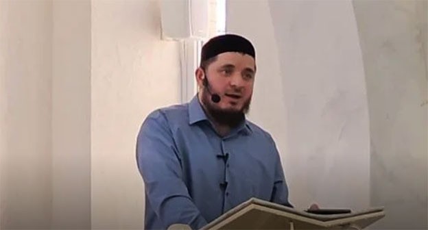 Мухаммад Тамасханов. Фото: https://fortanga.org/2024/10/u-imama-mecheti-muhammada-tamashanova-prohodit-obysk/ Мухаммад Тамасханов. Фото: https://fortanga.org/2024/10/u-imama-mecheti-muhammada-tamashanova-prohodit-obysk/