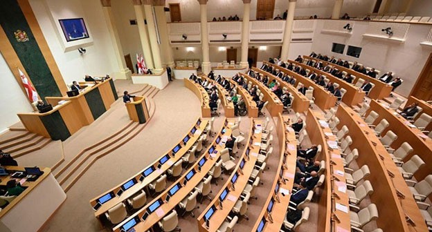 Парламент Грузии. Фото: report.az https://report.az/ru/v-regione/parlament-gruzii-10-go-sozyva-zavershil-rabotu-za-mesyac-do-vyborov/ Парламент Грузии. Фото: report.az https://report.az/ru/v-regione/parlament-gruzii-10-go-sozyva-zavershil-rabotu-za-mesyac-do-vyborov/