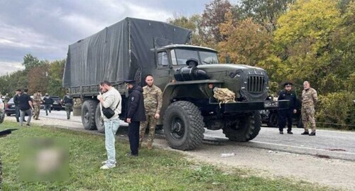 На месте атаки на росгвардейцев в Чечне. Фото: grodno24.com На месте атаки на росгвардейцев в Чечне. Фото: grodno24.com
