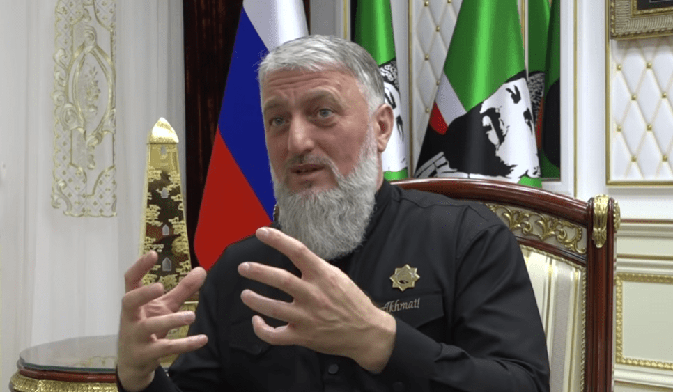 Адам Делимханов. Стоп-кадр видео "Грозный-информ", https://www.youtube.com/watch?v=x5ChN28CQKs Адам Делимханов. Стоп-кадр видео "Грозный-информ", https://www.youtube.com/watch?v=x5ChN28CQKs