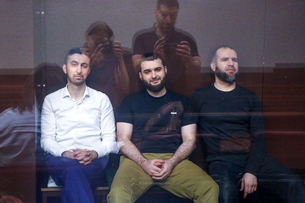 Кемал Тамбиев, Абдулмумин Гаджиев, Абубакар Ризванов (слева направо). Фото: Дарья Корнилова https://memorialcenter.org/news/vystuplenie-v-preniyah-po-apellyaczionnomu-proczessu-dela-zhurnalista-gadzhieva признан инагентом Кемал Тамбиев, Абдулмумин Гаджиев, Абубакар Ризванов (слева направо). Фото: Дарья Корнилова https://memorialcenter.org/news/vystuplenie-v-preniyah-po-apellyaczionnomu-proczessu-dela-zhurnalista-gadzhieva признан инагентом