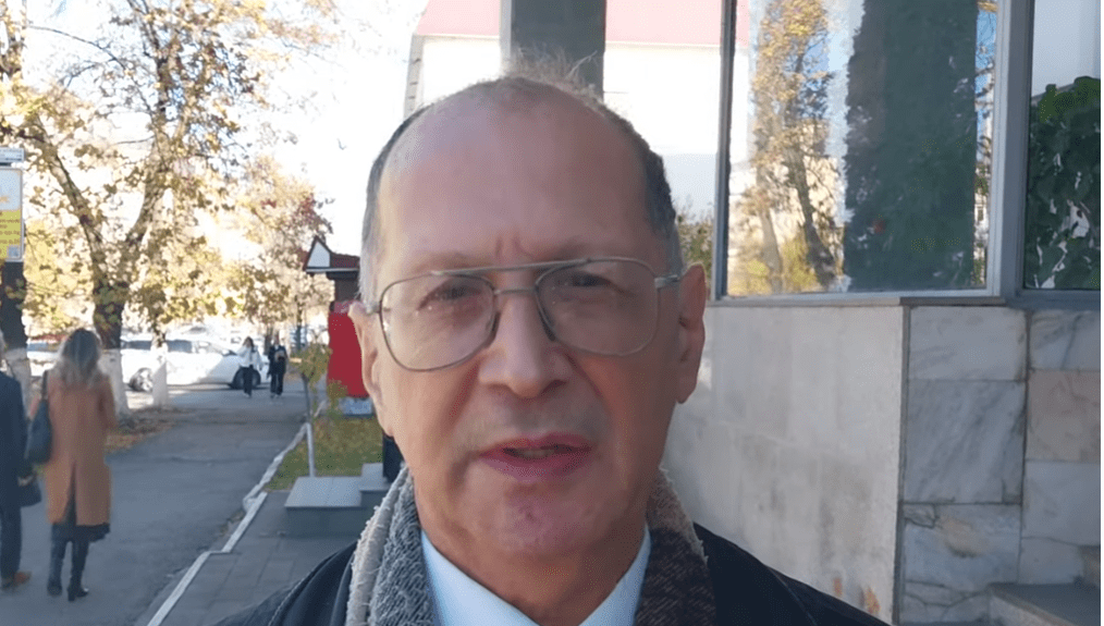 Мурат Хоконов. Стоп-кадр видео из Telegram-канала "Сделано в КБР" от 07.11.24, https://www.youtube.com/watch?v=qk1L0Spbilc Мурат Хоконов. Стоп-кадр видео из Telegram-канала "Сделано в КБР" от 07.11.24, https://www.youtube.com/watch?v=qk1L0Spbilc