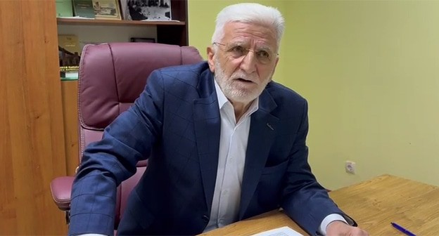 Деньга Халидов. Скриншот видео от 14 ноября 2024 года. Телеграм-канал "Черновик" Деньга Халидов. Скриншот видео от 14 ноября 2024 года. Телеграм-канал "Черновик"