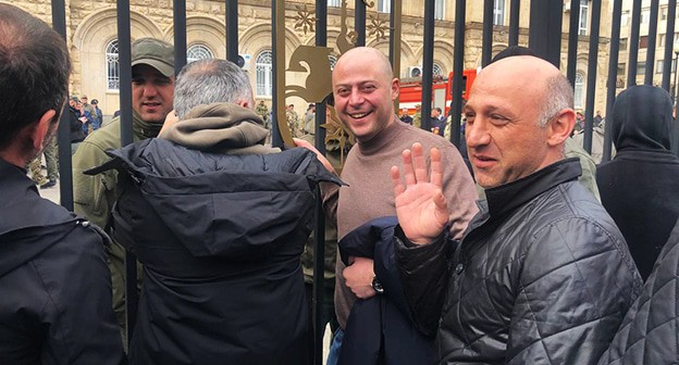 Участники митинга в Абхазии. 15 ноября 2024 года. Фото: https://t.me/DNAbkhazia/8621 Участники митинга в Абхазии. 15 ноября 2024 года. Фото: https://t.me/DNAbkhazia/8621