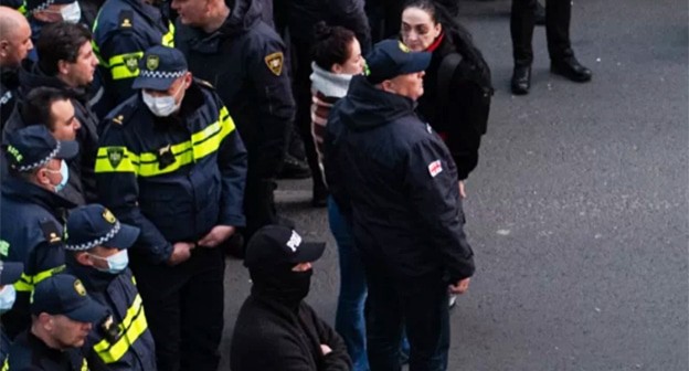 Сотрудники полиции во время акции протеста. Тбилиси, ноябрь 2024 года. Фото: "Новости Грузии" https://www.newsgeorgia.ge/ Сотрудники полиции во время акции протеста. Тбилиси, ноябрь 2024 года. Фото: "Новости Грузии" https://www.newsgeorgia.ge/