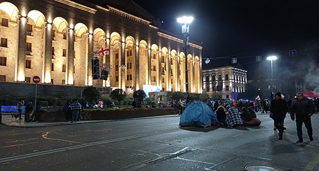 Парламент Грузии. 24 ноября 2024 г. Фото Инны Кукуджановой для "Кавказского узла" Парламент Грузии. 24 ноября 2024 г. Фото Инны Кукуджановой для "Кавказского узла"