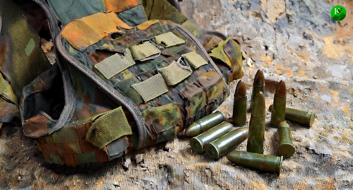 Военный жилет и патроны. Иллюстрация создана «Кавказским узлом» с помощью ИИ в программе Photoshop Военный жилет и патроны. Иллюстрация создана «Кавказским узлом» с помощью ИИ в программе Photoshop