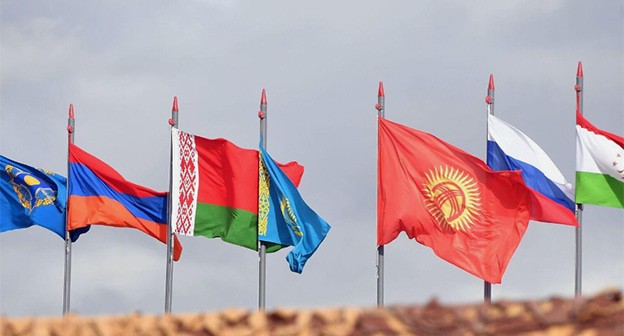 Флаги. Фото: https://www.hetq.am/en/article/151971 Флаги. Фото: https://www.hetq.am/en/article/151971