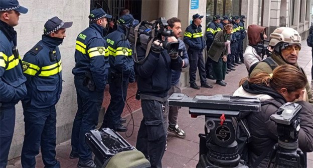 Акция протеста в Тбилиси. 2 ноября 2024 г. Скриншот видео https://t.me/Tbilisi_life Акция протеста в Тбилиси. 2 ноября 2024 г. Скриншот видео https://t.me/Tbilisi_life