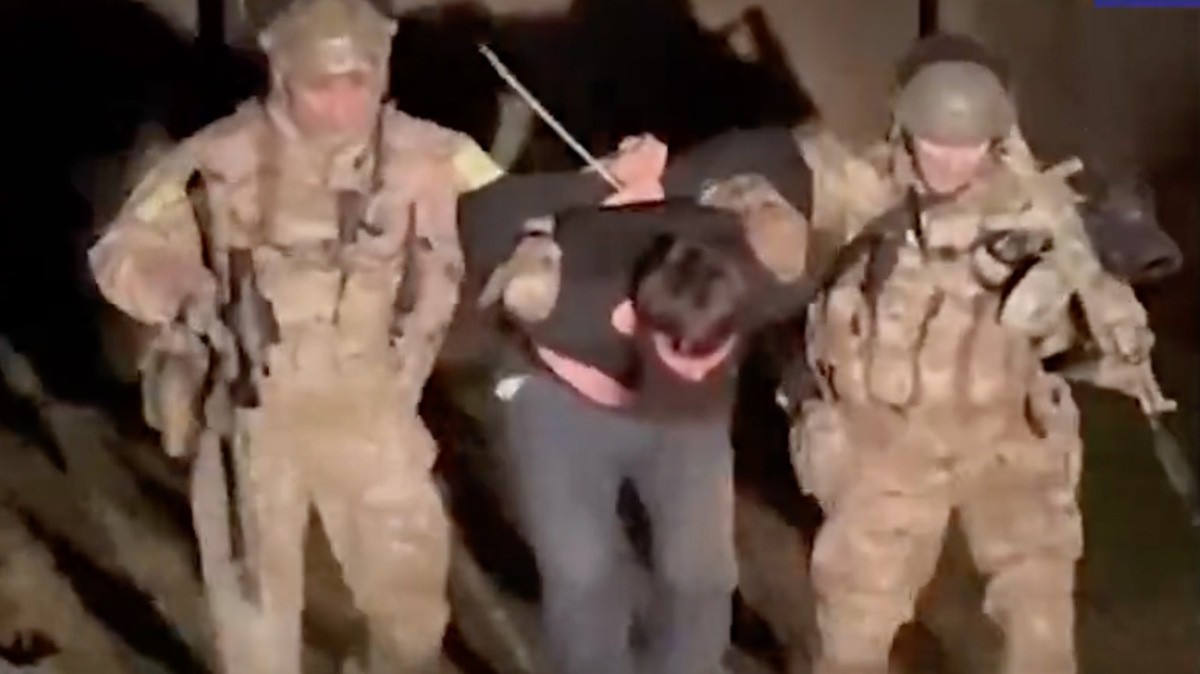 Задержание подозреваемого. Скриншот из видео УФСБ России. Задержание подозреваемого. Скриншот из видео УФСБ России.
