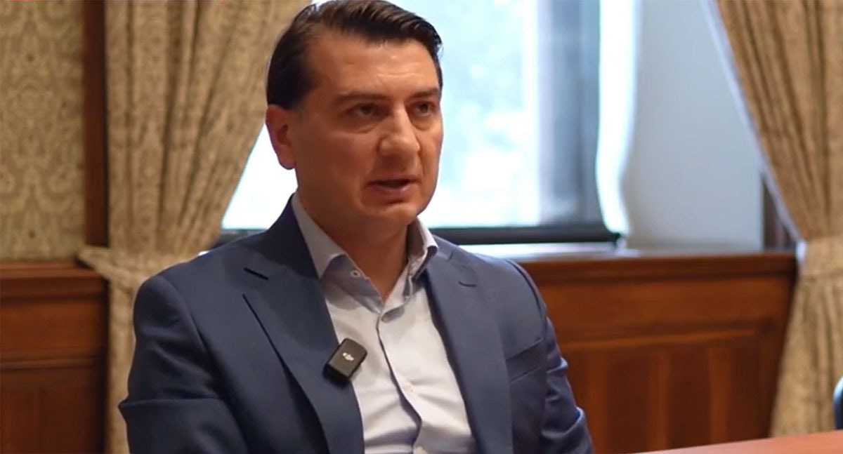 Азер Гасымлы. Кадр из видео на его странице в соцсети TikTok – https://www.tiktok.com/@azer_gasimli/video/7297541829996596488 Азер Гасымлы. Кадр из видео на его странице в соцсети TikTok – https://www.tiktok.com/@azer_gasimli/video/7297541829996596488