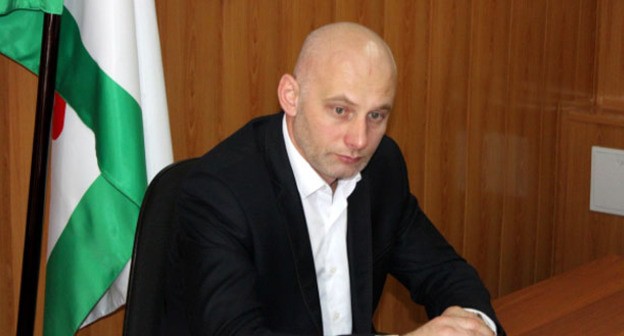 Мустафа Буружев. Фото https://minstroiri.ru/ Мустафа Буружев. Фото https://minstroiri.ru/