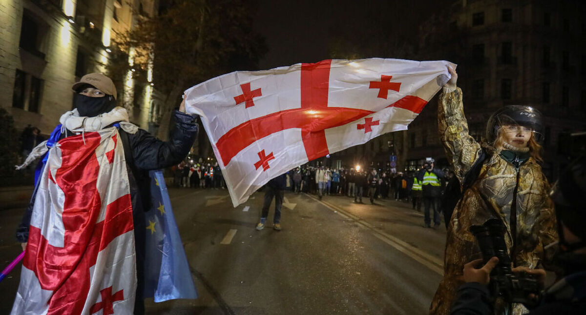 Участники акции протеста в Тбилиси. 7 декабря 2024 г. Фото Азиза Каримова для "Кавказского узла" Участники акции протеста в Тбилиси. 7 декабря 2024 г. Фото Азиза Каримова для "Кавказского узла"