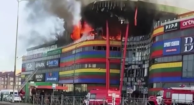 Пожар в "Алания Молле". 25 декабря 2024 года. Скриншот видео https://ria.ru/20241225/osetiya-1991139351.html Пожар в "Алания Молле". 25 декабря 2024 года. Скриншот видео https://ria.ru/20241225/osetiya-1991139351.html