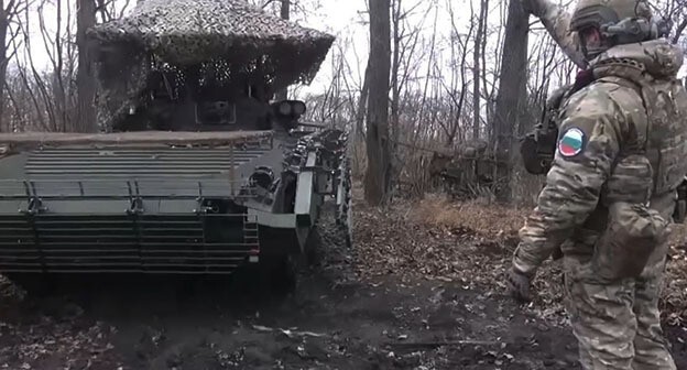 Военнослужащий в зоне военной операции на Украине. Фото: Минобороны России https://z.mil.ru Военнослужащий в зоне военной операции на Украине. Фото: Минобороны России https://z.mil.ru