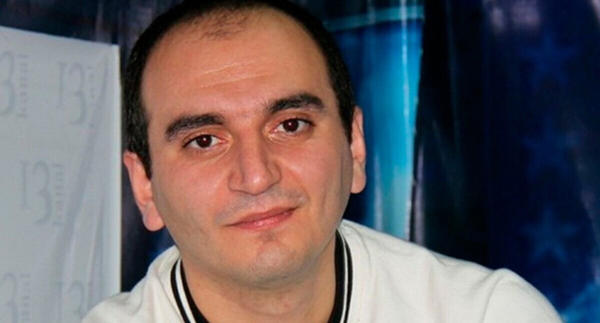 Азиз Оруджев. Фото: https://m.zerkalo.az/ugrozhavshij-zaderzhan-imya-zakazchika-zhurnalist-budet-vyyasnyat-sam Азиз Оруджев. Фото: https://m.zerkalo.az/ugrozhavshij-zaderzhan-imya-zakazchika-zhurnalist-budet-vyyasnyat-sam