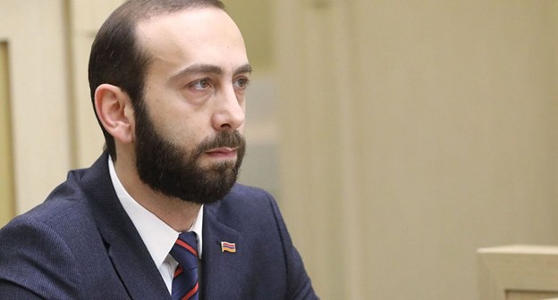 Арарат Мирзоян. Фото: Report.az. https://report.az/ru/v-regione/v-armenii-arestovan-odin-iz-podozrevaemyh-v-pokushenii-na-ararata-mirzoyana/ Арарат Мирзоян. Фото: Report.az. https://report.az/ru/v-regione/v-armenii-arestovan-odin-iz-podozrevaemyh-v-pokushenii-na-ararata-mirzoyana/
