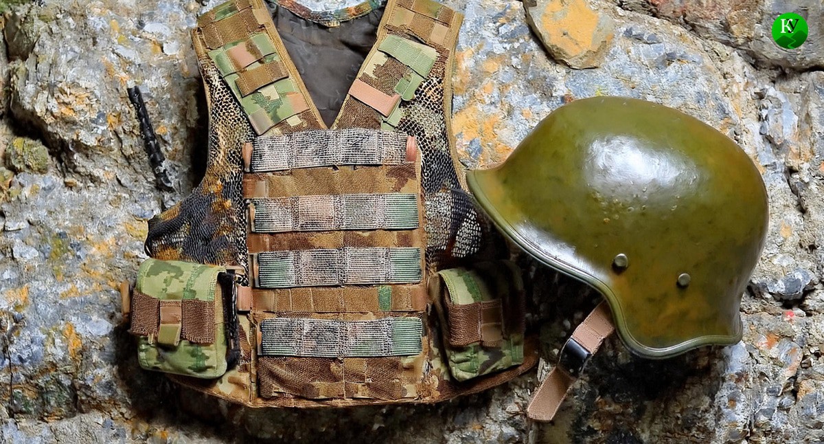 Жилет военного и каска. Иллюстрация создана "Кавказским узлом" с помощью ИИ в программе Photoshop Жилет военного и каска. Иллюстрация создана "Кавказским узлом" с помощью ИИ в программе Photoshop