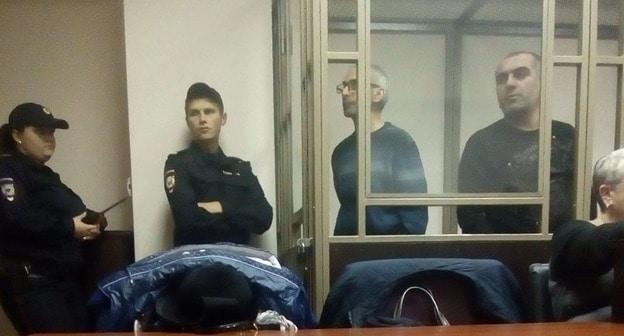 Рамзан Белялов (слева) в суде. Ростов-на-Дону, 28 ноября 2017 г. Фото "Кавказского узла" Рамзан Белялов (слева) в суде. Ростов-на-Дону, 28 ноября 2017 г. Фото "Кавказского узла"