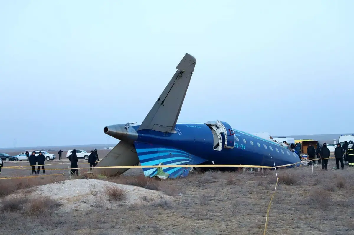 Место крушения самолёта Azerbaijan Airlines в Актау. Фото: Акимат Мангистауской области
