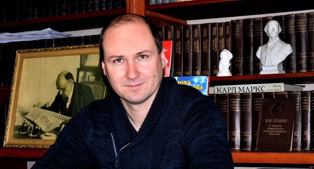 Александр Токарев. Фото с сайта Астраханского областного отделения КПРФ https://kprfast.ru/aboutus/ourpeople/tokarev-a-m.html Александр Токарев. Фото с сайта Астраханского областного отделения КПРФ https://kprfast.ru/aboutus/ourpeople/tokarev-a-m.html