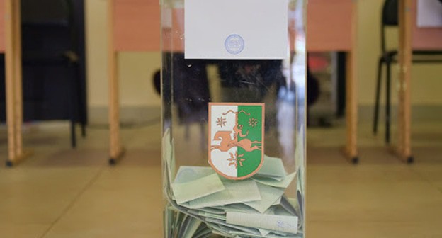 Избирательный участок в Абхазии. Фото: https://cominf.org/en/node/1166524821 Избирательный участок в Абхазии. Фото: https://cominf.org/en/node/1166524821