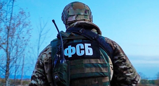 Сотрудник ФСБ. Фото: https://yeisk.info/all-news/pogranichnaya-sluzhba-fsb-rossii-otmechaet-svoj-professionalnyj-prazdnik.html Сотрудник ФСБ. Фото: https://yeisk.info/all-news/pogranichnaya-sluzhba-fsb-rossii-otmechaet-svoj-professionalnyj-prazdnik.html
