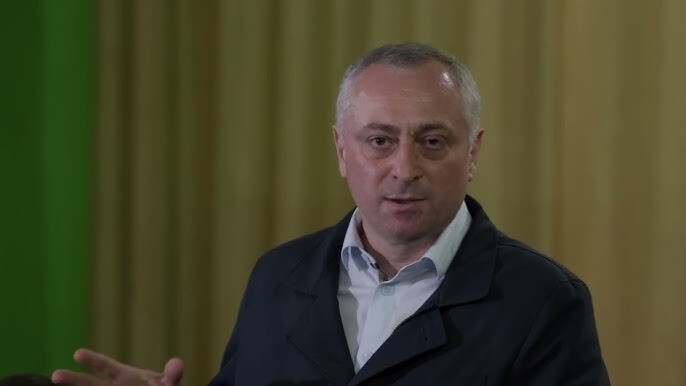 Бадра Гунба. Скриншот видео https://www.youtube.com/watch?v=7qB4CbrB-D4 Бадра Гунба. Скриншот видео https://www.youtube.com/watch?v=7qB4CbrB-D4