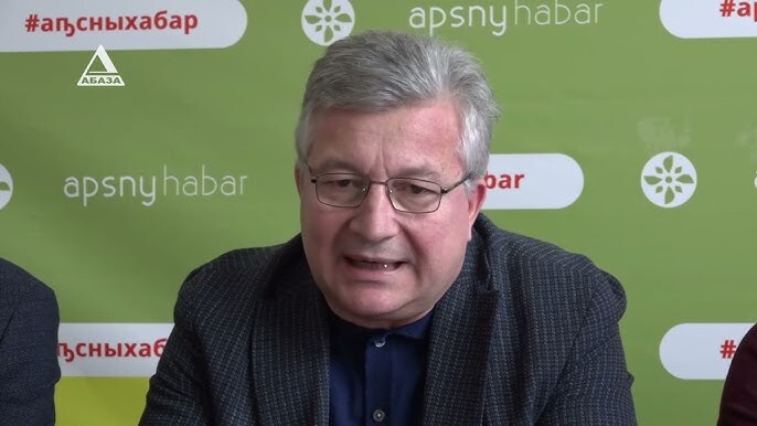 Леван Микаа. Скриншот видео https://www.youtube.com/watch?v=76pX-X-_UPE Леван Микаа. Скриншот видео https://www.youtube.com/watch?v=76pX-X-_UPE