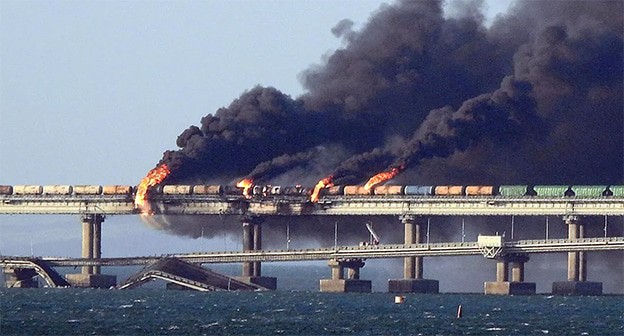 Теракт на Крымском мосту. Фото: AFP 2022. ria.ru https://ru.wikipedia.org/ Теракт на Крымском мосту. Фото: AFP 2022. ria.ru https://ru.wikipedia.org/