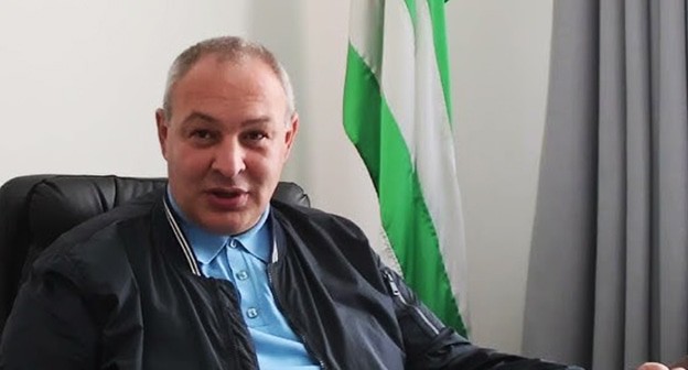 Кан Кварчия. Скриншот видео https://www.youtube.com/watch?v=6E_nDZ7ABjY Кан Кварчия. Скриншот видео https://www.youtube.com/watch?v=6E_nDZ7ABjY