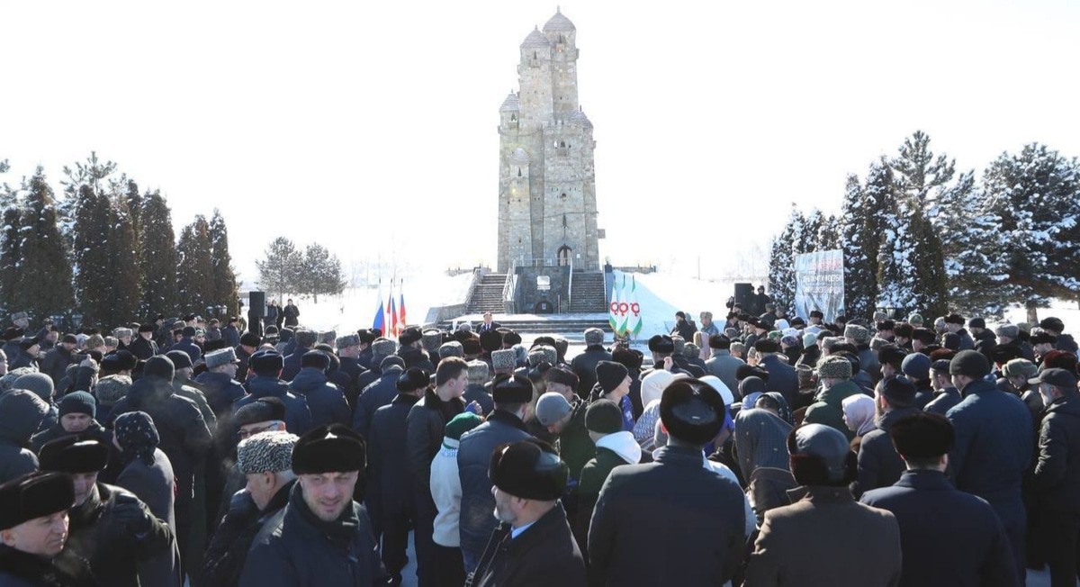 Участники митинга в Назрани. Фото из телеграм-канала правительства Ингушетии https://t.me/pravitelstvori/16073 Участники митинга в Назрани. Фото из телеграм-канала правительства Ингушетии https://t.me/pravitelstvori/16073