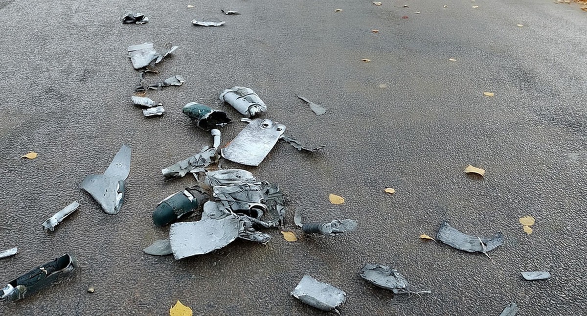 Обломки БПЛА. Иллюстрация создана "Кавказским узлом" с помощью ИИ в программе Photoshop Обломки БПЛА. Иллюстрация создана "Кавказским узлом" с помощью ИИ в программе Photoshop
